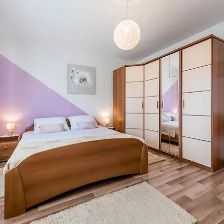 Amelia Apartment *